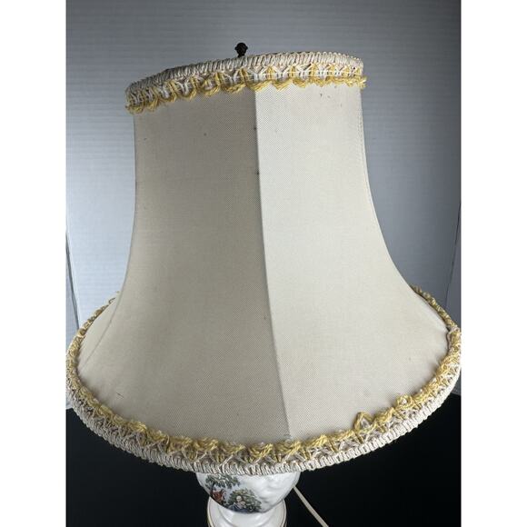 Vintage Floral White AndBlue Victorian Scroll Gold Gilt Lamp Light Yellow Shade - Picture 8 of 10